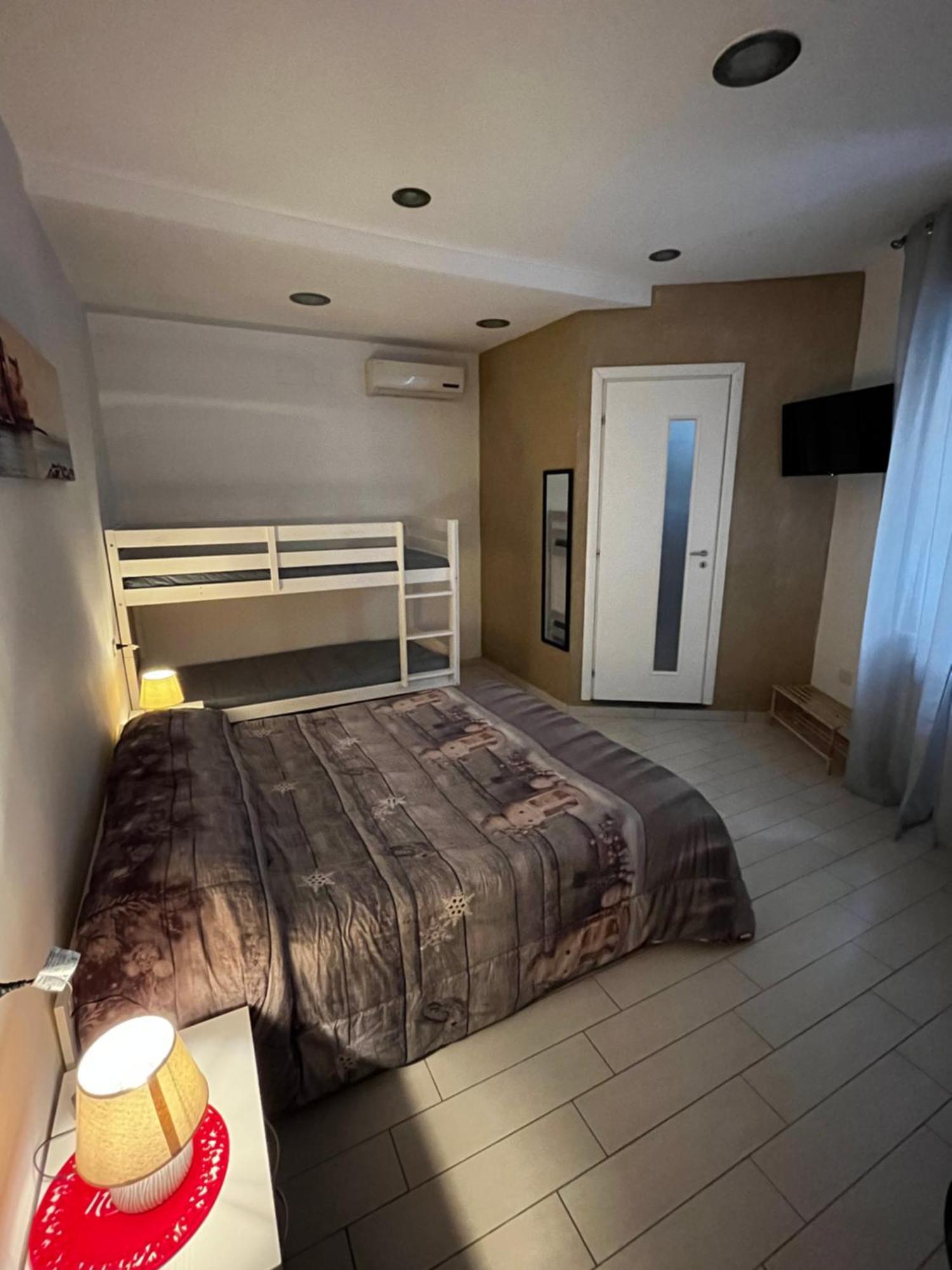 Family Room ปอร์ติชี ภายนอก รูปภาพ