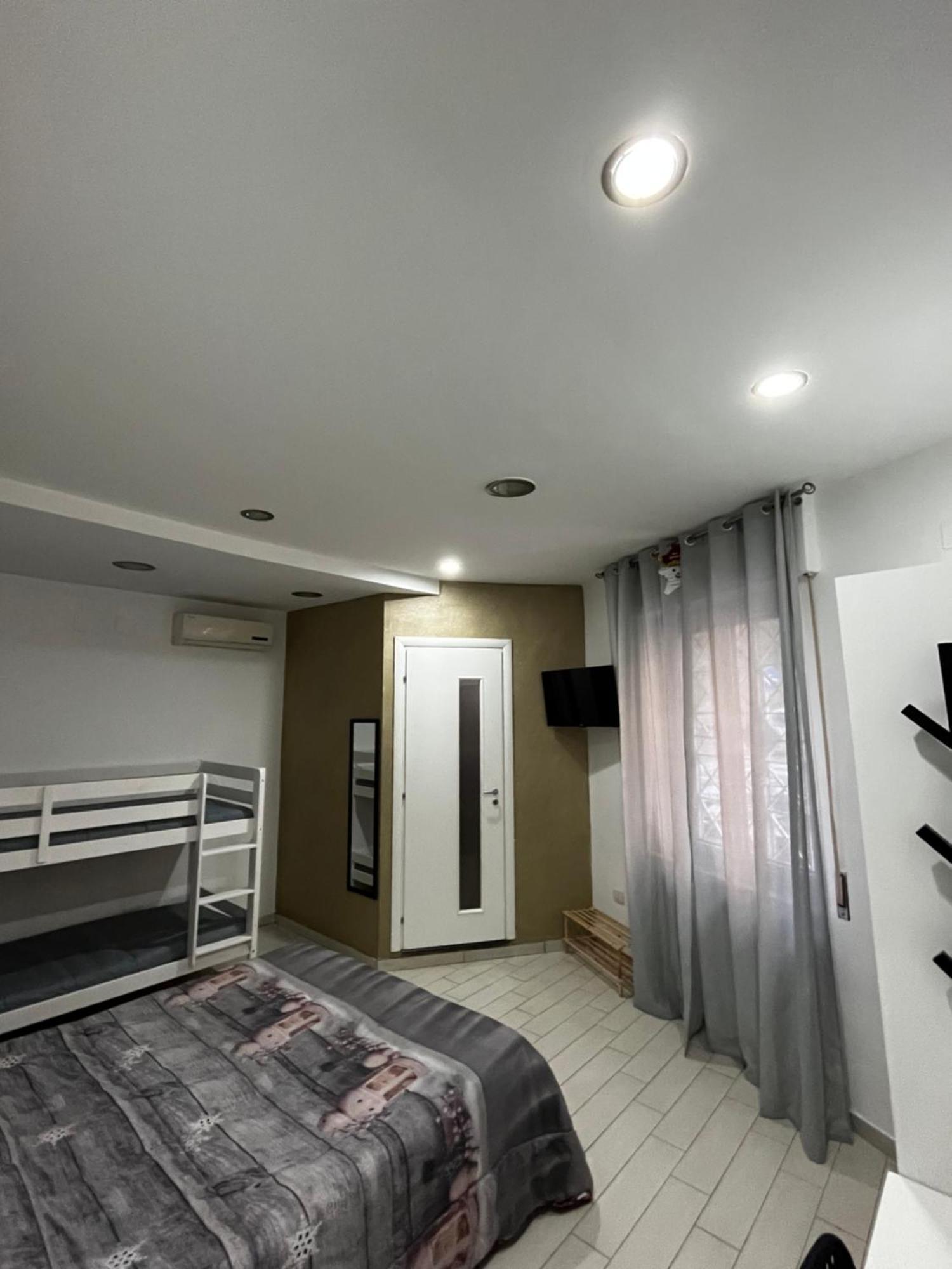 Family Room ปอร์ติชี ภายนอก รูปภาพ