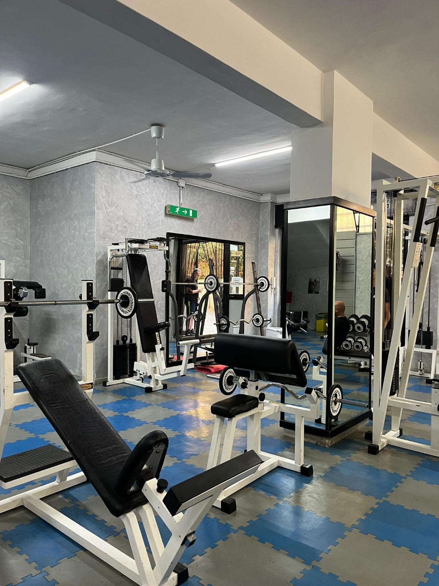 Family Room ปอร์ติชี ภายนอก รูปภาพ